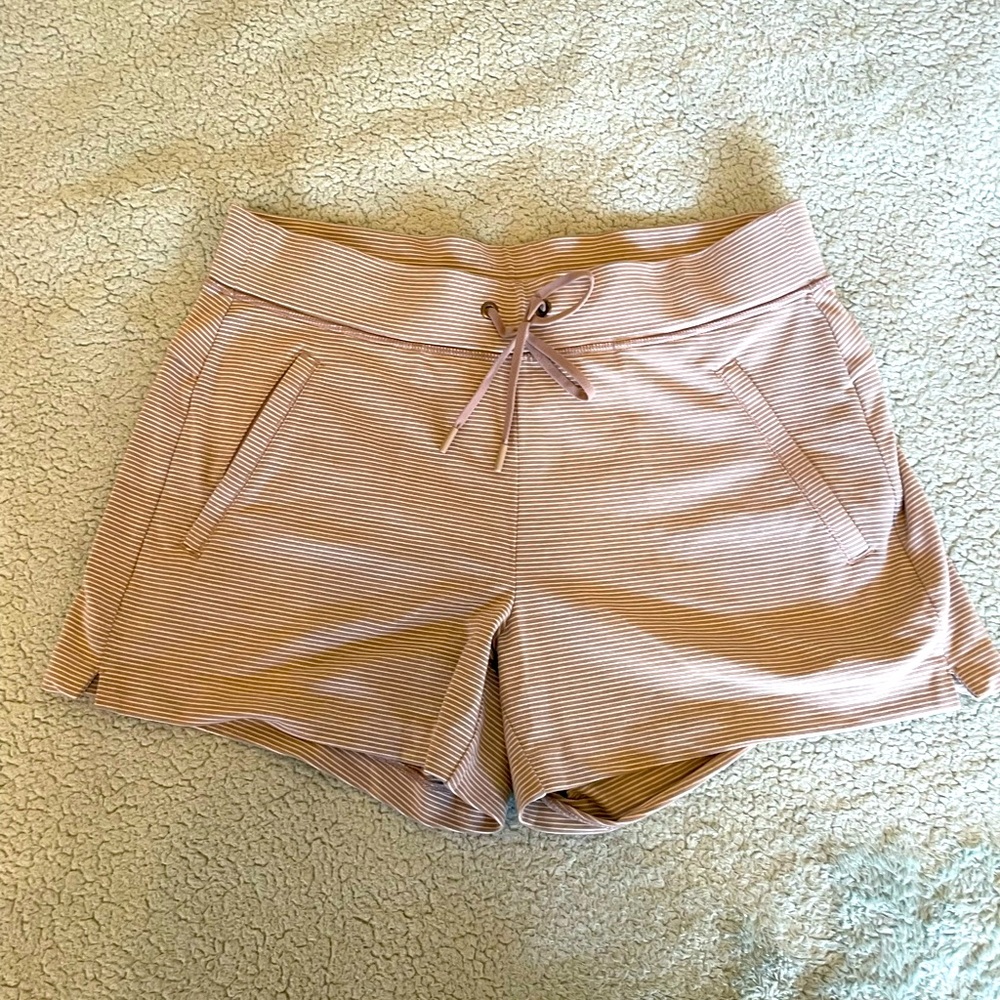 Athleta Women's Striped Shorts - Light gray